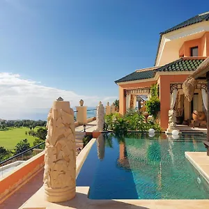 Royal Garden Villas, Luxury Hotell